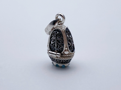 Ладанка из серебра/Чернение/С подвижным ухом/Со вставкой из фианитов/Семистрельная