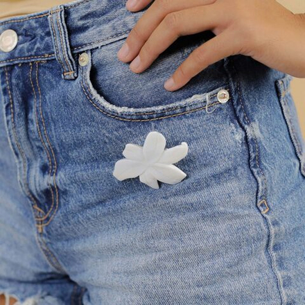 Брошь Nature Bijoux, Lis Blanc, с перламутром, NB26.1-10-23961 (белый)