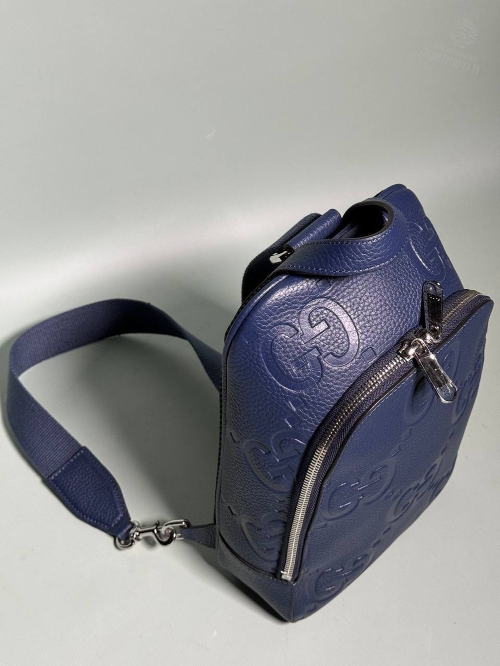 Нагрудная сумка-слинг Gucci