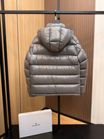 Пуховик Moncler