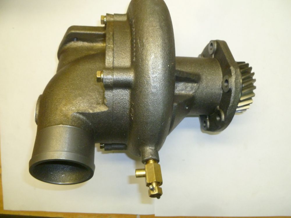 Насос водяной правый SDEC SC25G610D2 TDS 459 12VTE/Water pump, right (S00009382)