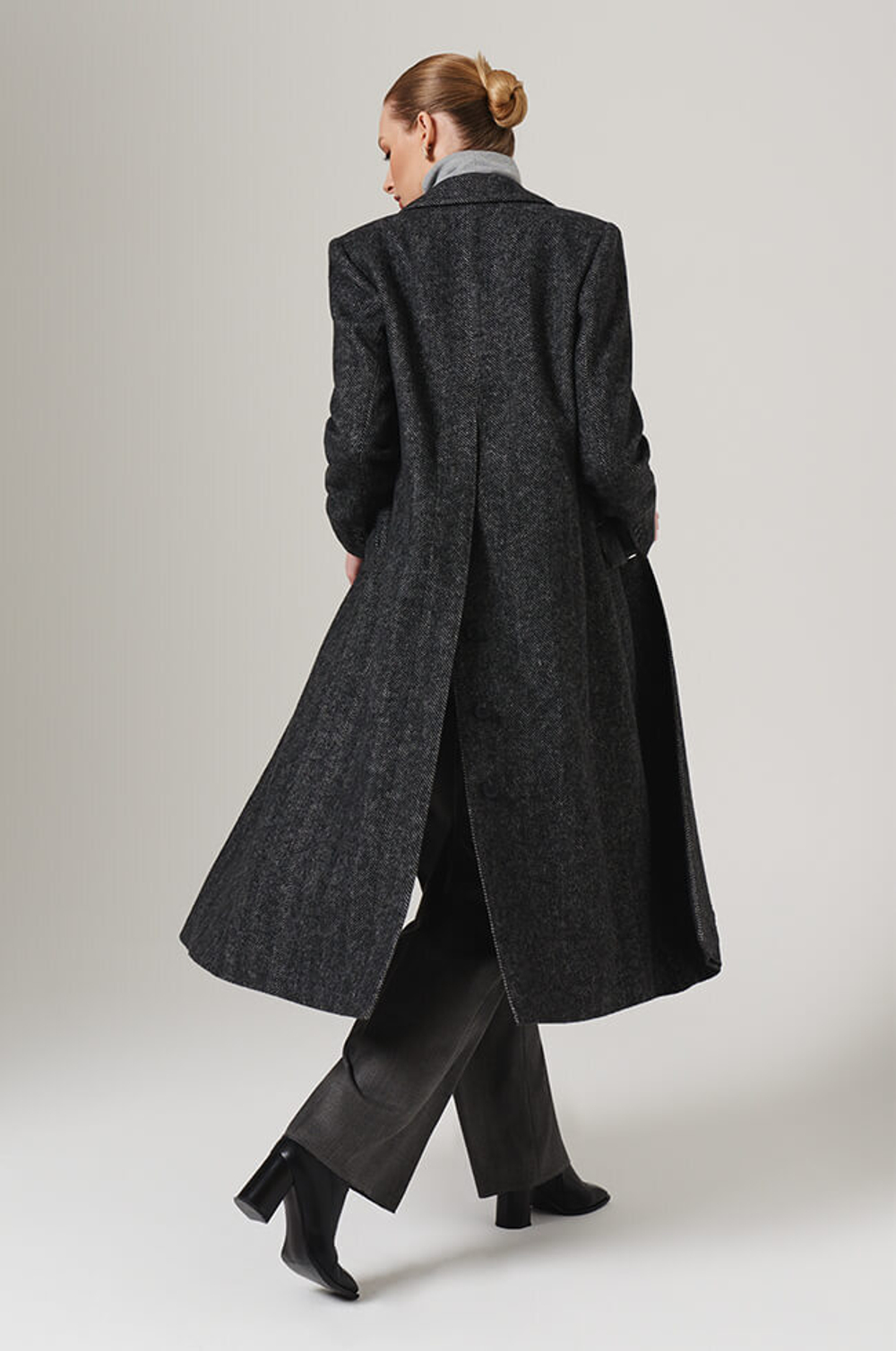 0107 Пальто женское (темно-серый елочка)