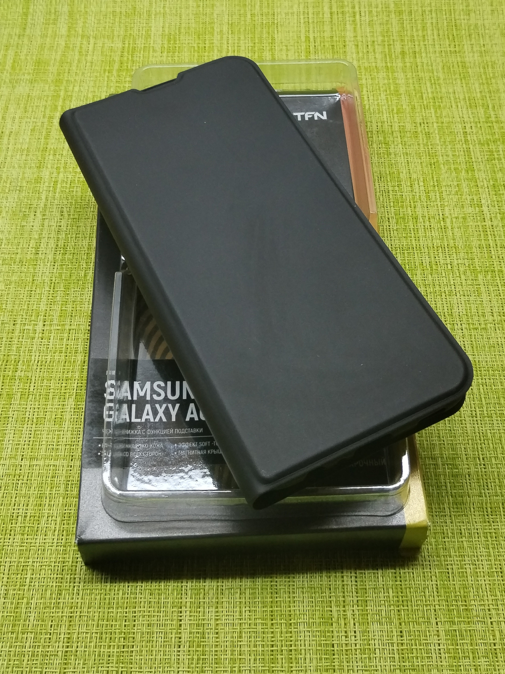 Samsung Galaxy A03s (SM-A037F) / Чехол-книжка (с магнитной крышкой) (черный)