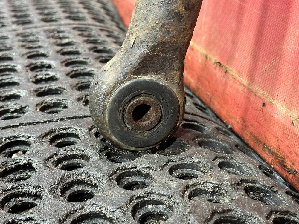 Стабилизатор передний