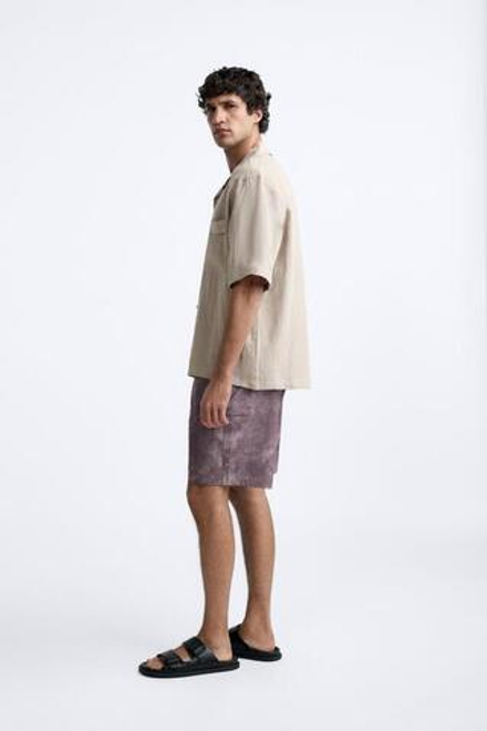 ZARA ДЛИННЫЕ ПЛАВКИ С ПРИНТОМ В ВИДЕ БРЫЗГ, ОТТЕНКИ ФИОЛЕТОВОГО