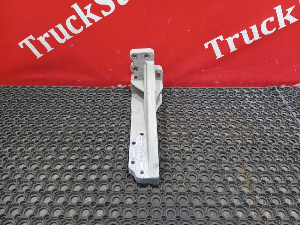 Кронштейн глушителя левый 2023г.