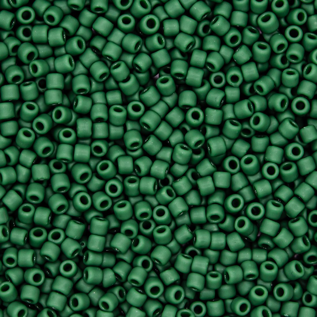 Японский бисер TOHO Round 11/0 (№47HF), непрозрачный матовый