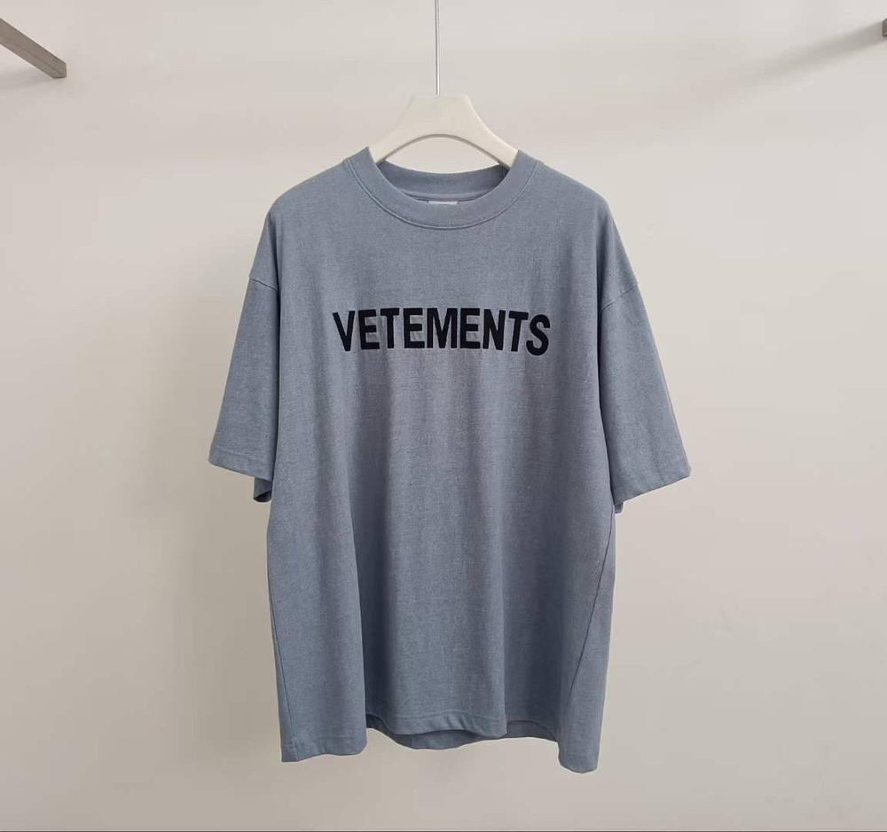 Футболка Vetements