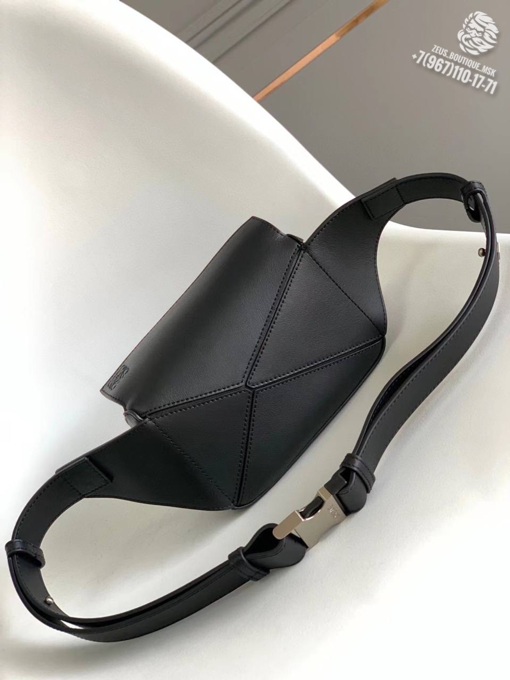 Нагрудная сумка Loewe