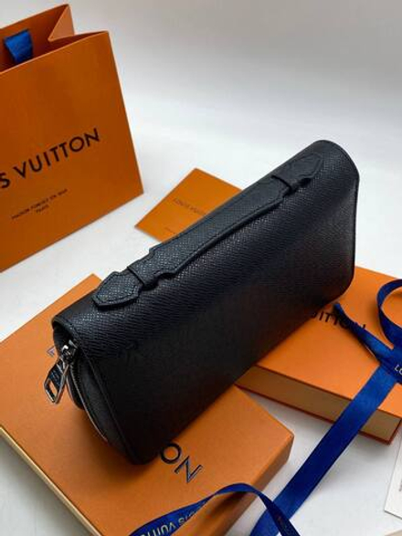 Клатч Louis Vuitton