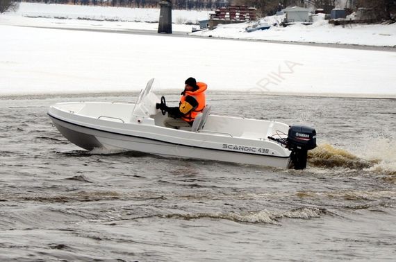 Стеклопластиковая моторная лодка SCANDIC HAVET 430 DС