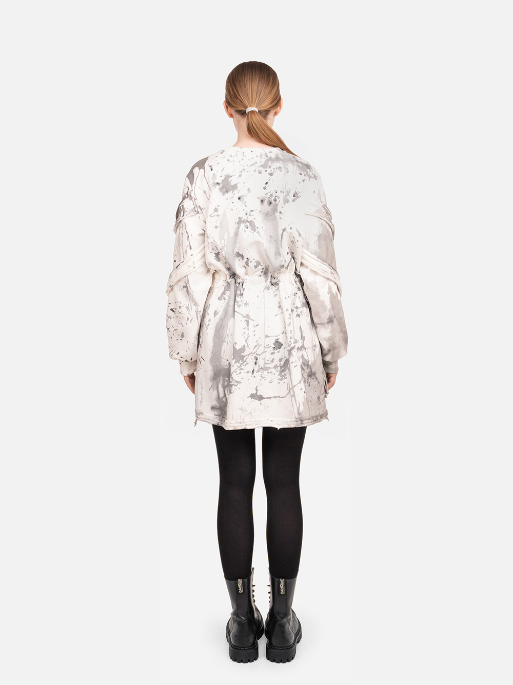 Платье мини из футера с окрашиванием "Целина". Молочное