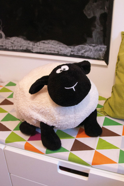 Großes Plüsch-Schaf SAMIRA