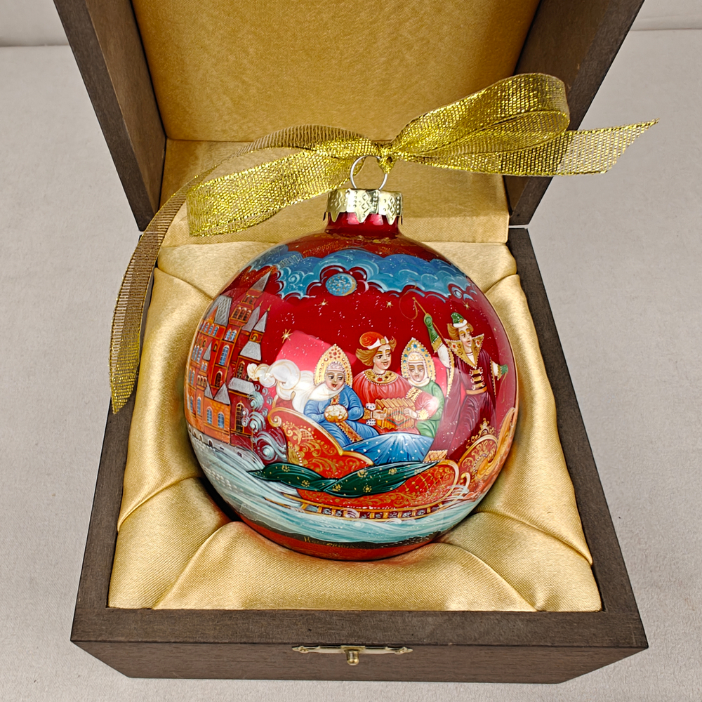 Шар новогодний с круговой росписью "Тройка у Кремля"-2 в футляре