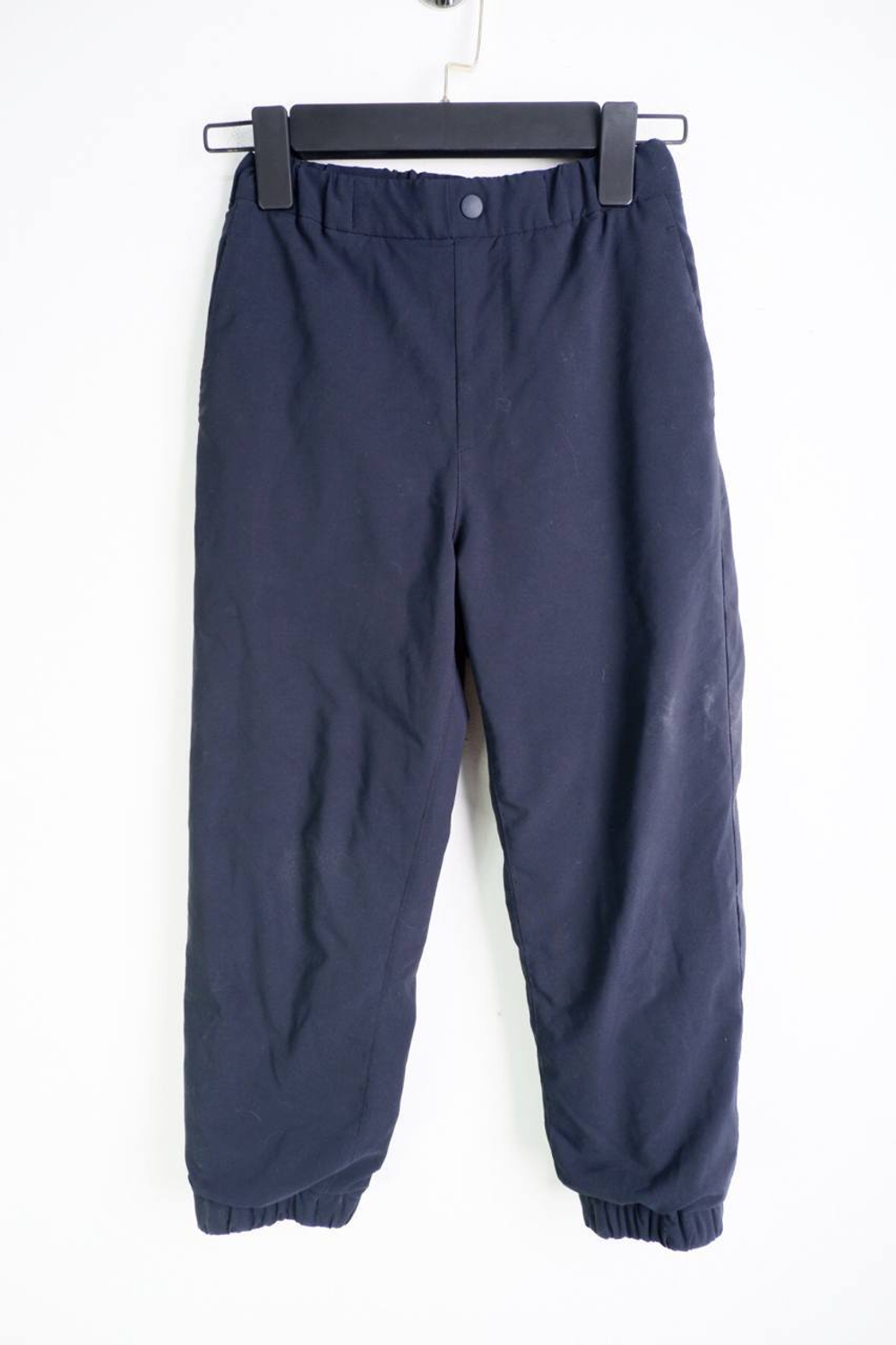 Штаны Uniqlo для практичного осеннего образа, на 7/8 лет