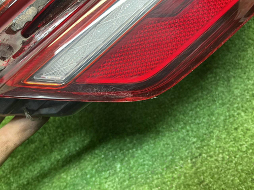 Фонарь левый внешний Genesis G80 2 (2020-2024)