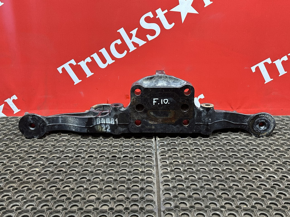 Кронштейн пневморессоры задний правый 2022г