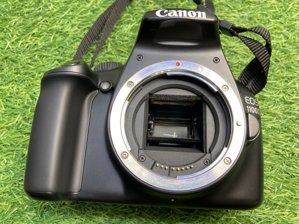 Canon 1100D kit 18-55 (75 кадров) Покупка/Продажа