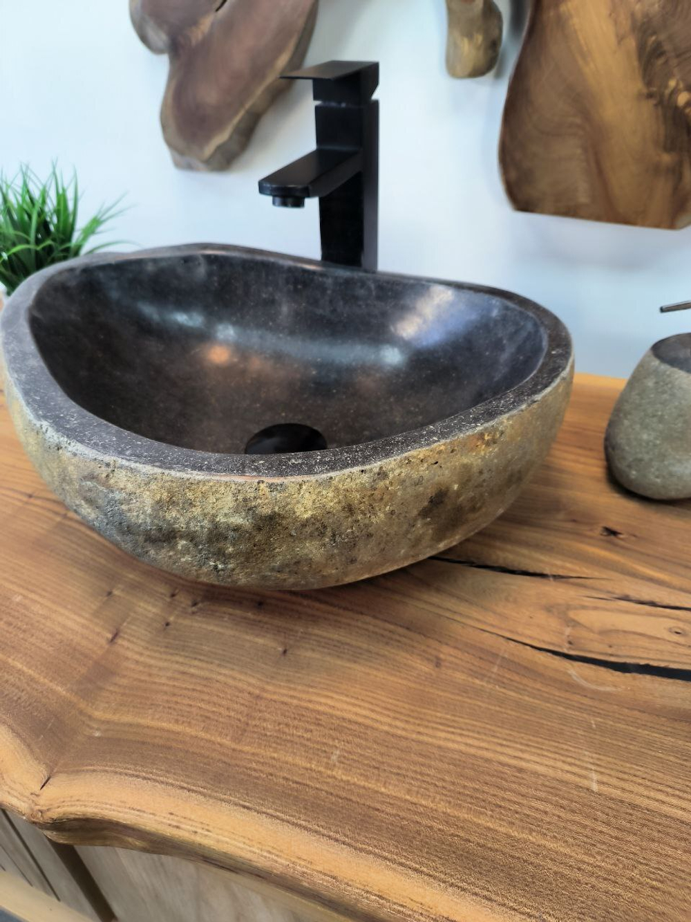 Раковина из речного камня RS-65785 44х33х15 из натурального камня