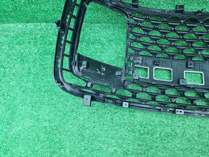 Решетка радиатора Hyundai Staria (2021-н.в.)