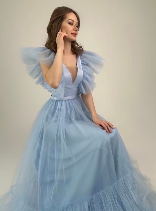 Нарядное выпускное платье с воланами (голубой)