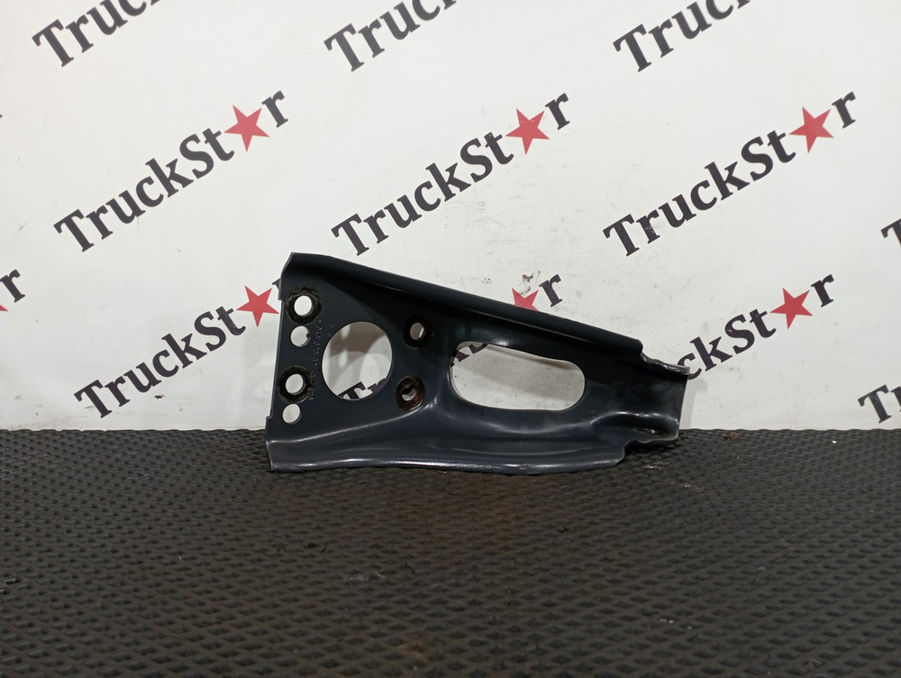 Кронштейн амортизатора переднего верхний