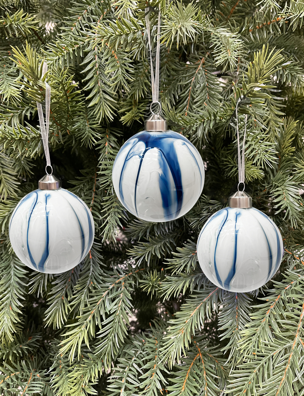 Набор шаров 8см 9шт ChristmasDeLuxe белый с синими разводами