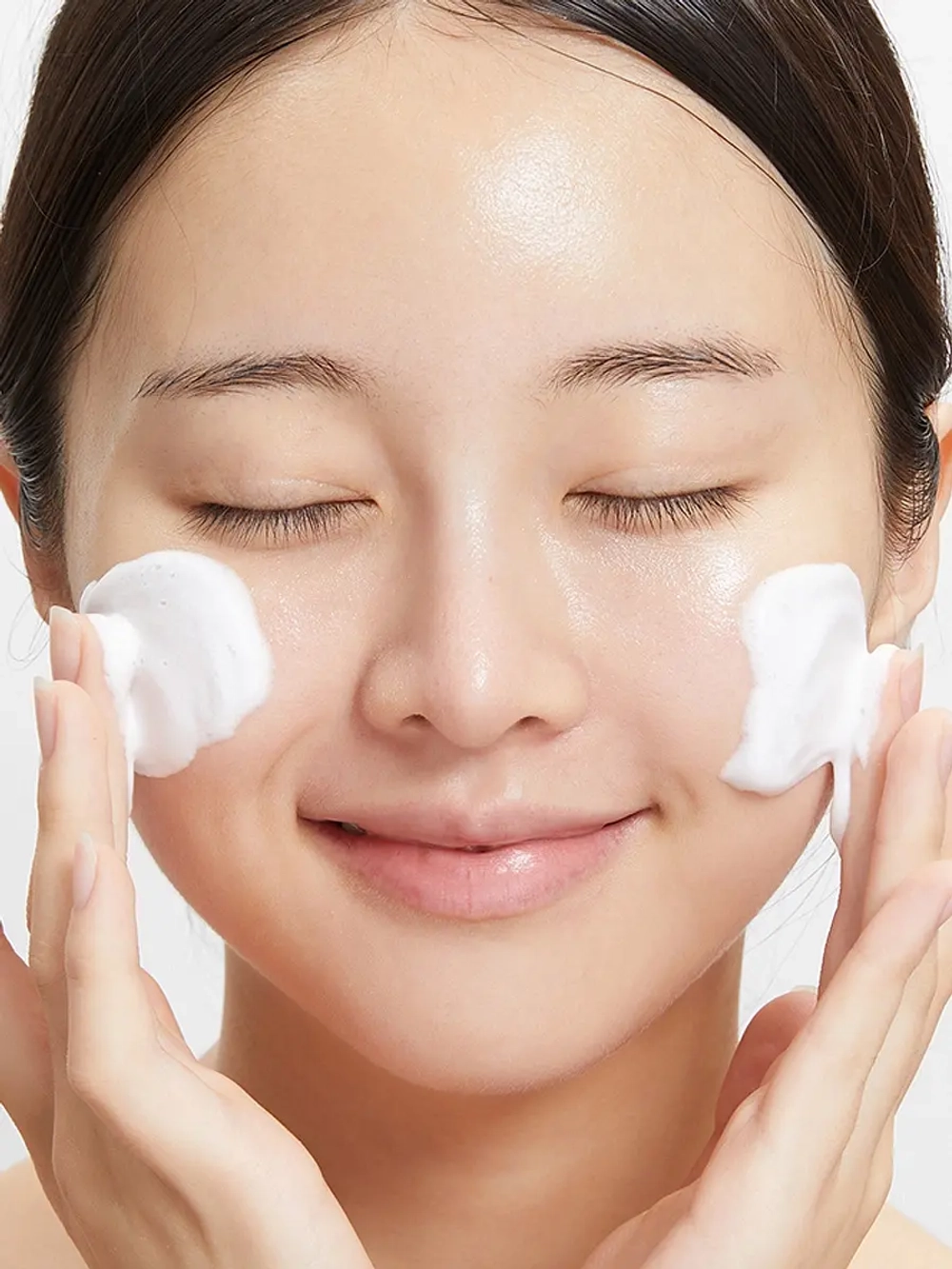 VT Cosmetics Пилинг-пенка для глубокого очищения с микроиглами Reedle Shot Cleanser 80 мл