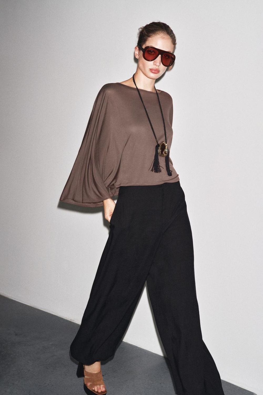 ZARA АСИММЕТРИЧНАЯ НАКИДКА ИЗ СТРУЯЩЕЙСЯ ТКАНИ, РЫЖЕВАТО-КОРИЧНЕВЫЙ