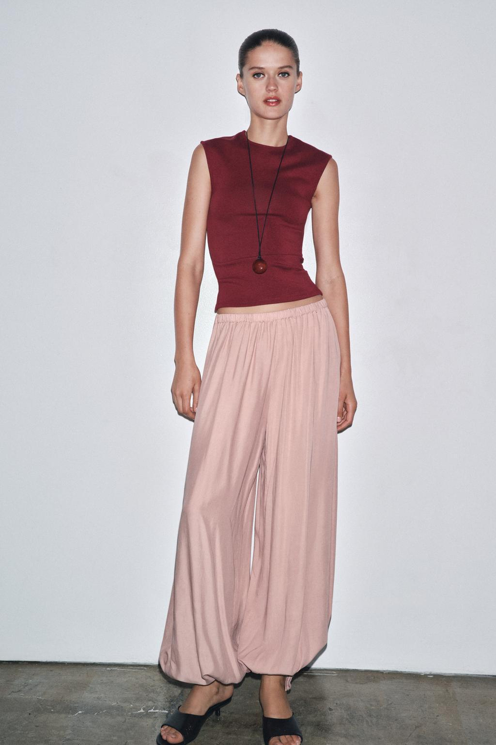 ZARA ФУТБОЛКА ИЗ ЭЛАСТИЧНОЙ ТКАНИ В РУБЧИК, БУРГУНДИ