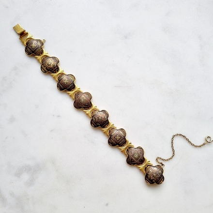 Браслет с медальонами