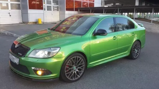 Пороги в стиле R-Line Skoda Octavia II  поколение FL