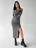 Платье 711 удлиненное однотонное с разрезом по ноге и прорезью для пальца