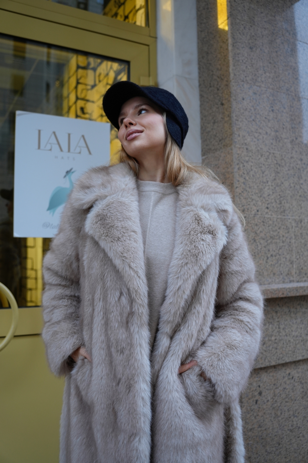 Бейсболка «кудряшка» с ушками черный