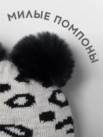 Шапка для девочки зимняя с помпонами на завязках