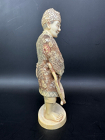 Скульптура из кости — Рыбак с уловом