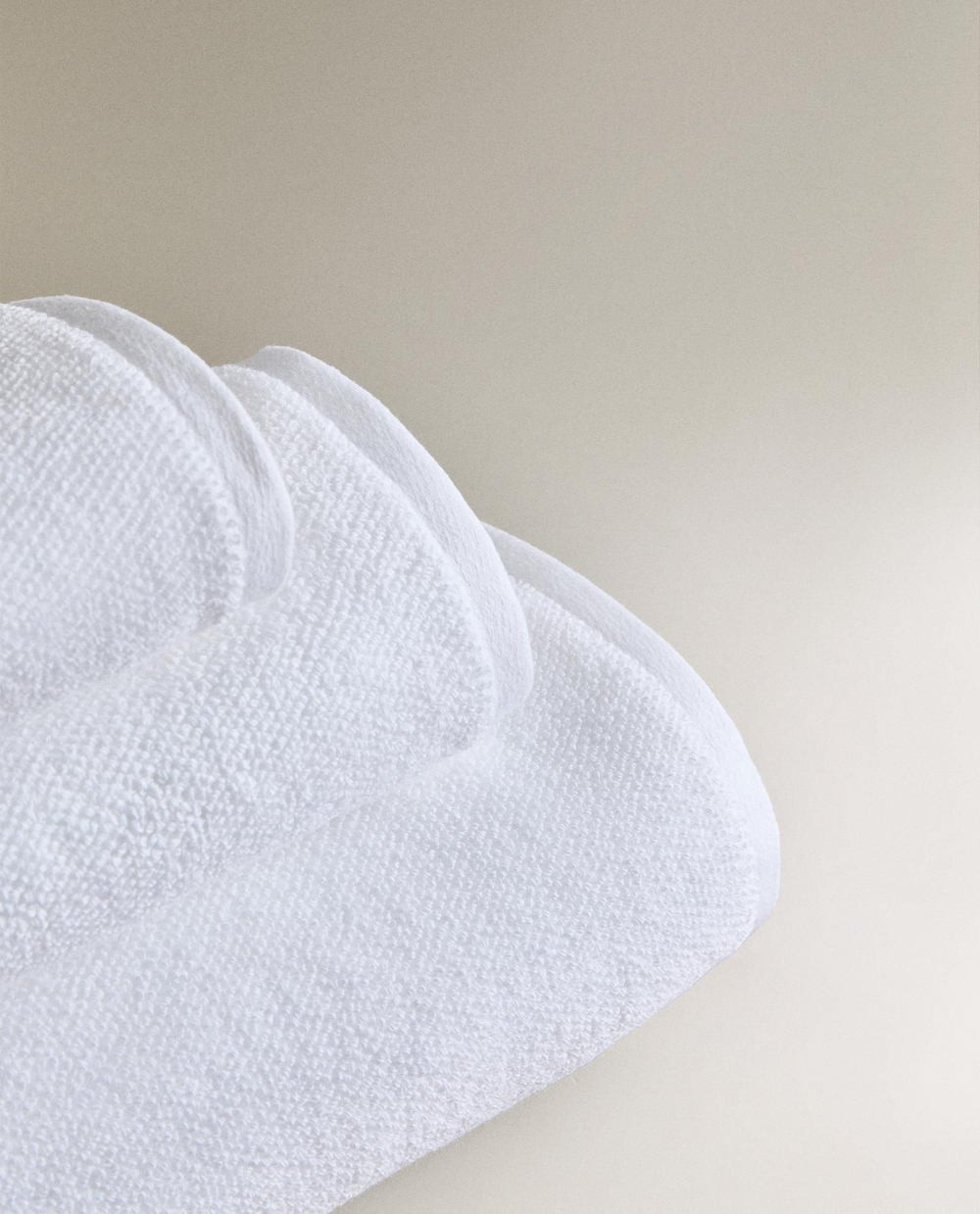Zara Home - Хлопковое банное полотенце с рисовой строчкой, белый, 50х90 см