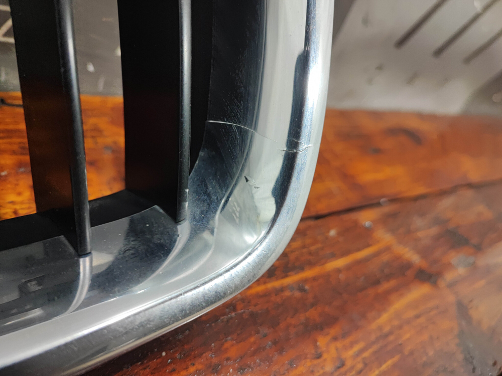 Решетка радиатора правая BMW 3-Series (F30) 11-16 Б/У Оригинал 51137405836