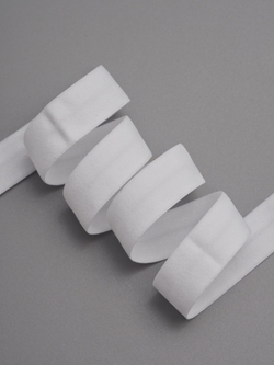 Бейка эластичная белая матовая ширина 15 мм