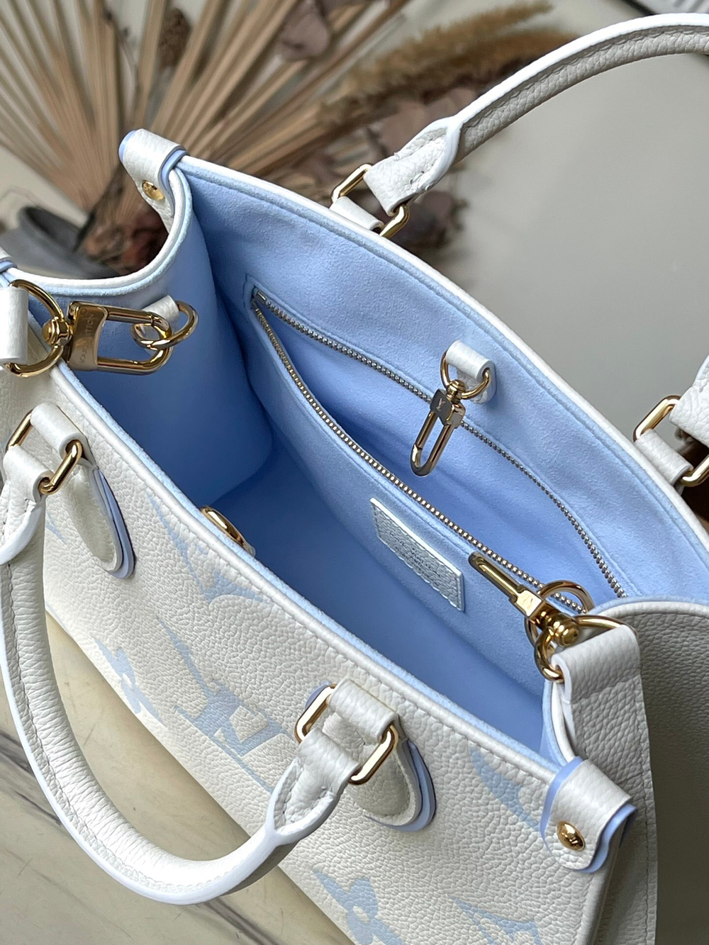 Louis Vuitton Onthego PM