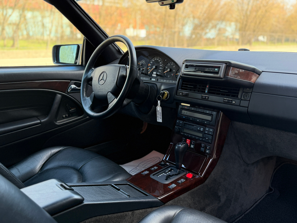 Mercedes-Benz SL 320