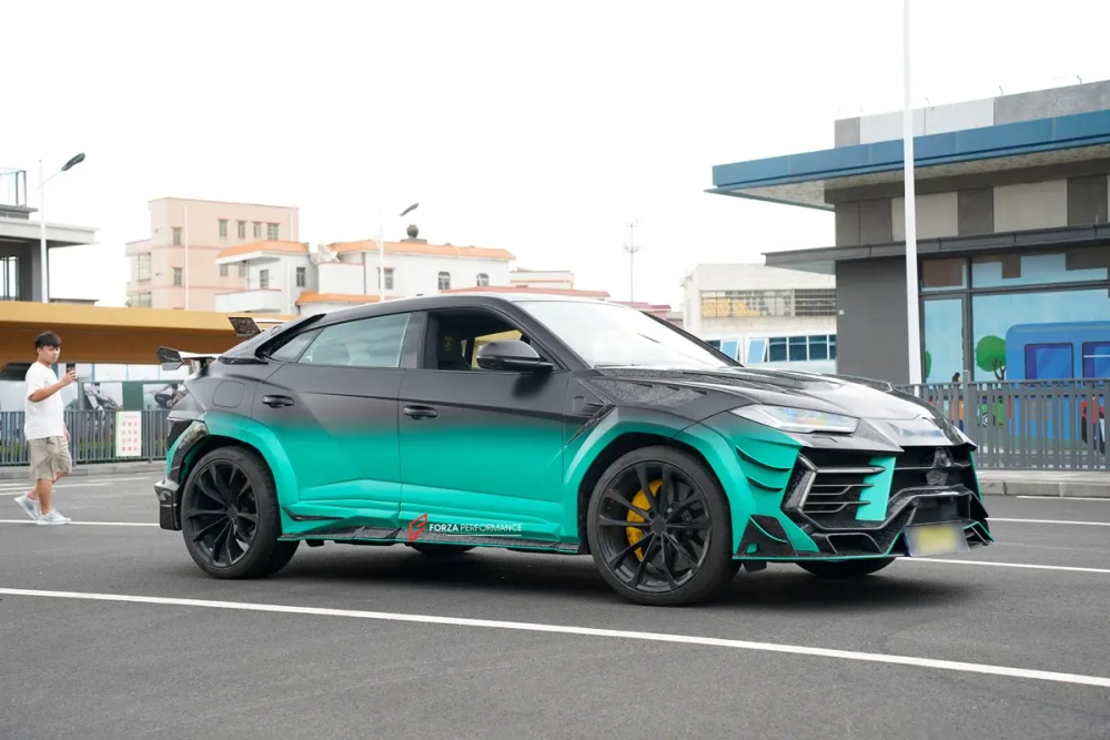 Обвес переделка для Lamborghini Urus 2018 в Urus S Performante Ламборгини Урус