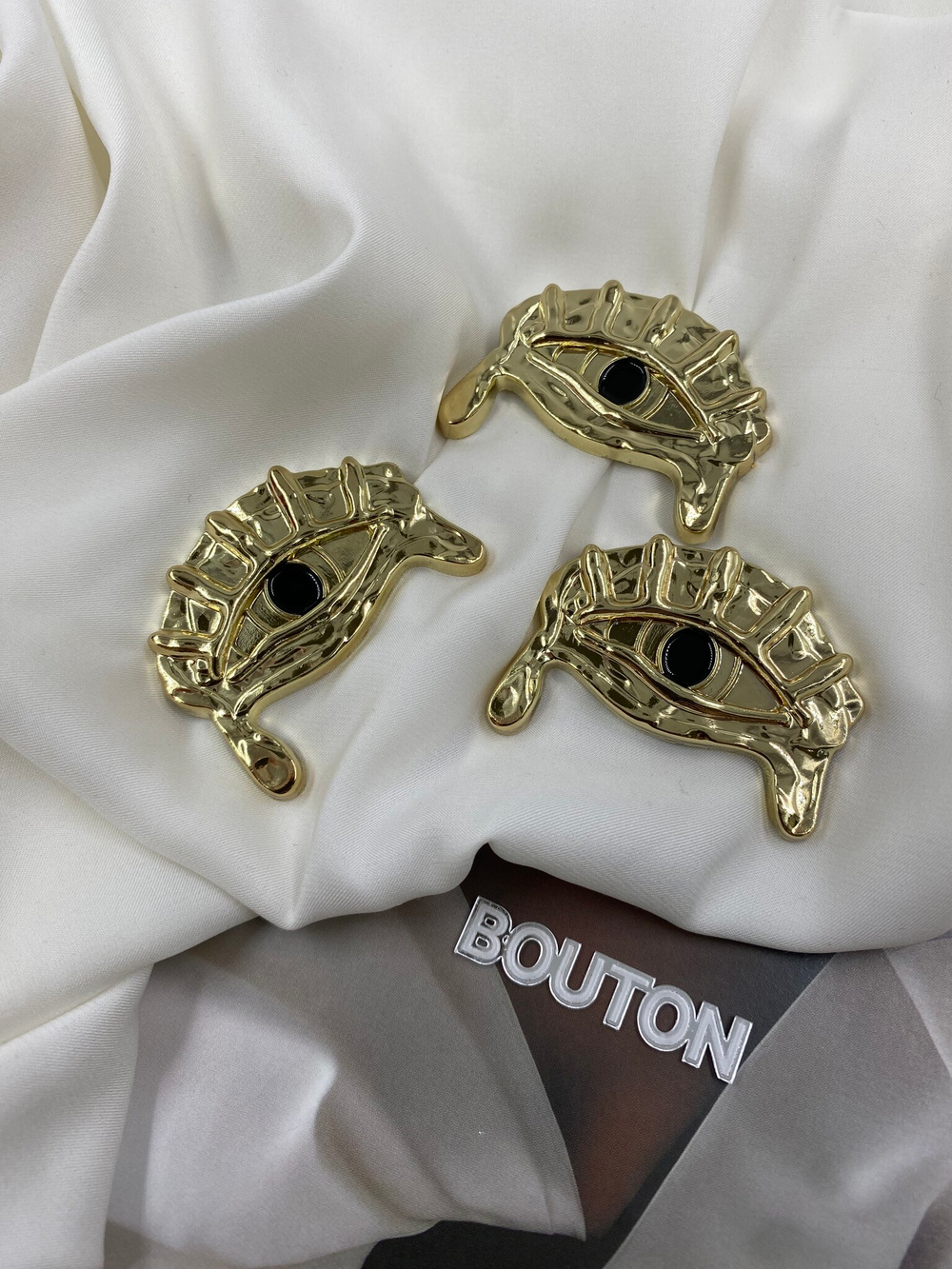 Пуговицы Скиапар. "Глаз" глянцевое золото с черной эмалью