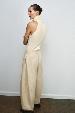 ZARA ТОП С ВЫСОКИМ ВОРОТНИКОМ БЕЗ РУКАВОВ, ЭКРЮ