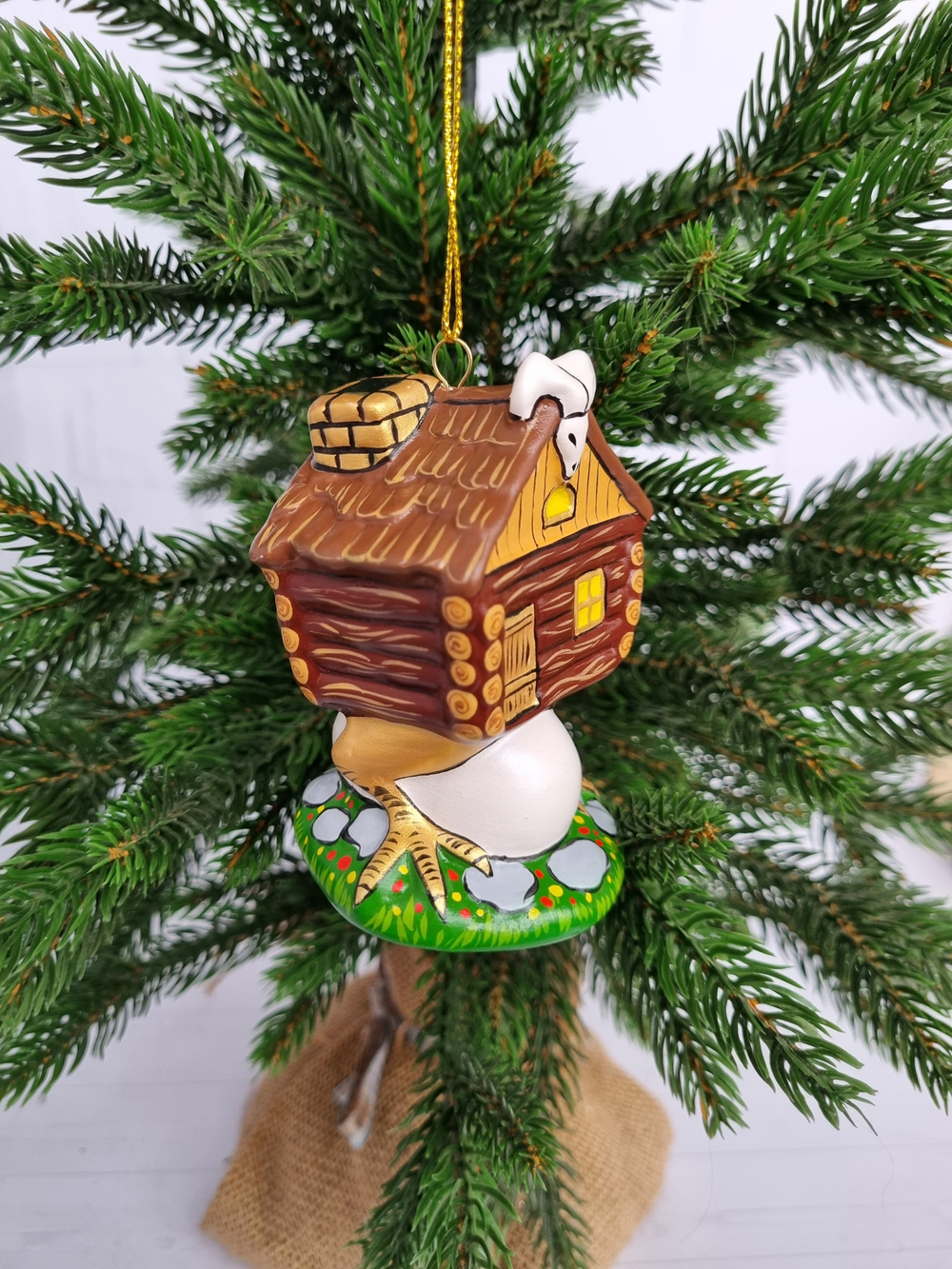 Избушка на курьих ножках ёлочная игрушка из фарфора