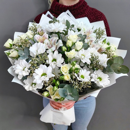 Авторский букет в белой гамме