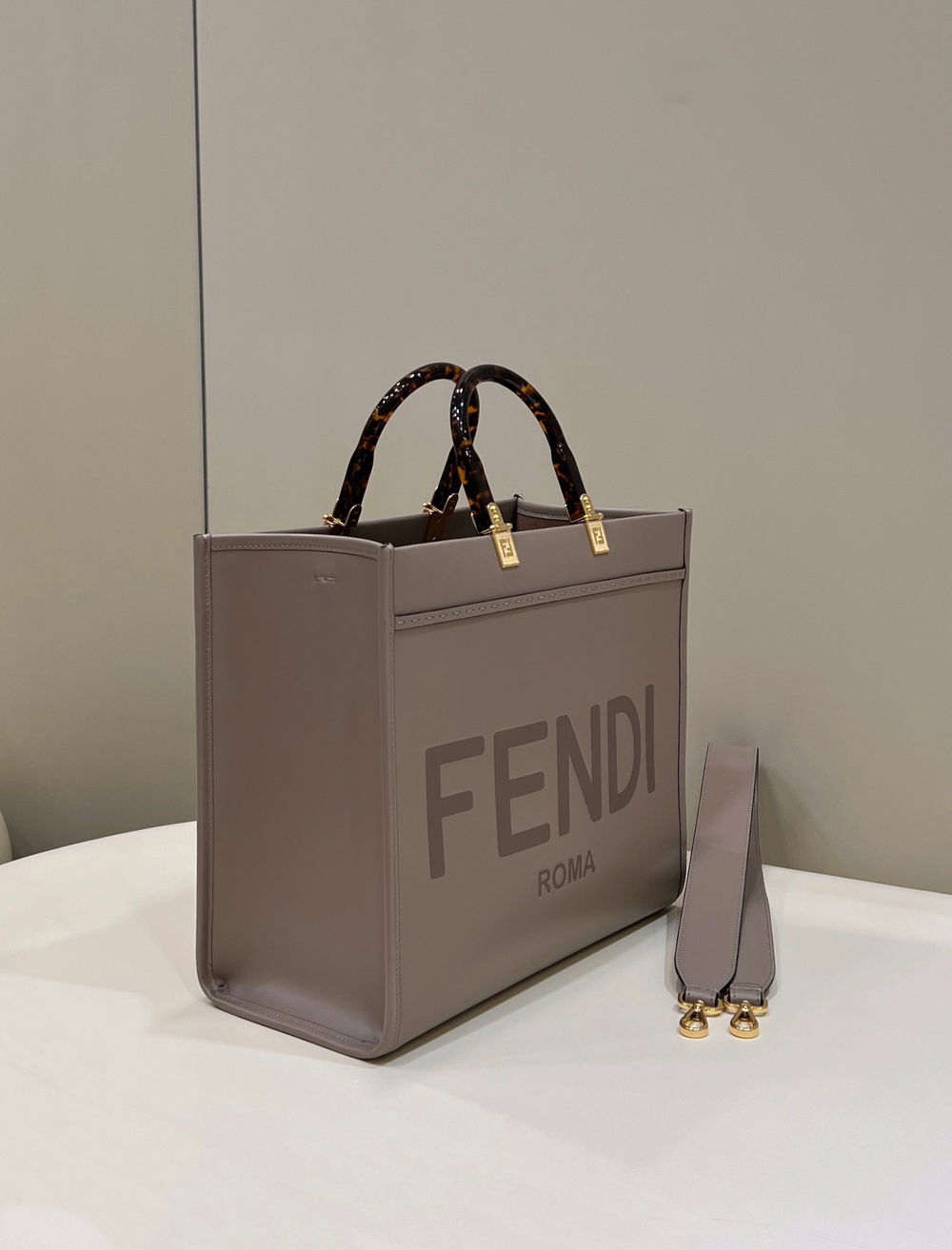 Fendi Sunshine Medium 35 cm