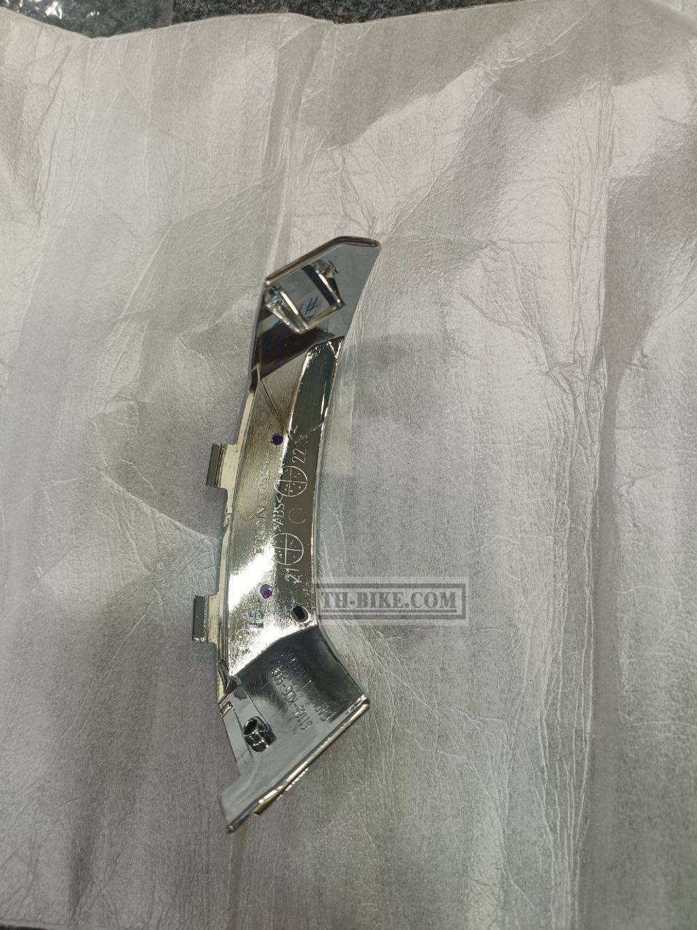 61165-K0G-900. GARNISH, L. FR. FORK. HONDA