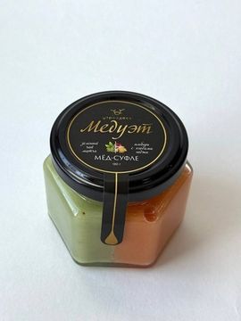 Мёд-суфле с зеленым чаем матча и имбирем, с ягодами годжи, 180 гр