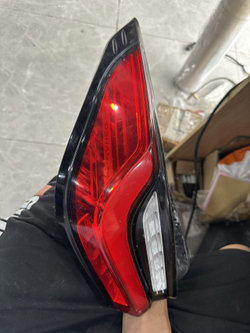 Задний левый фонарь на Changan Oushang X5